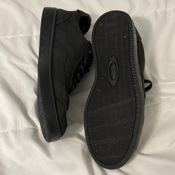 Oakley Genuine leather Black Sneakers - Picture 5 of 5